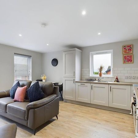 Contemporary 2-Bedroom Apartment Belfast Exterior photo